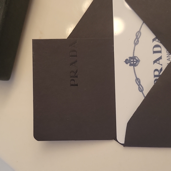 Prada  new,keycharm or keyring works both ways boxed card of authenticity new - Picture 9 of 9